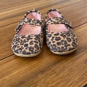 Cute little flats leopard print